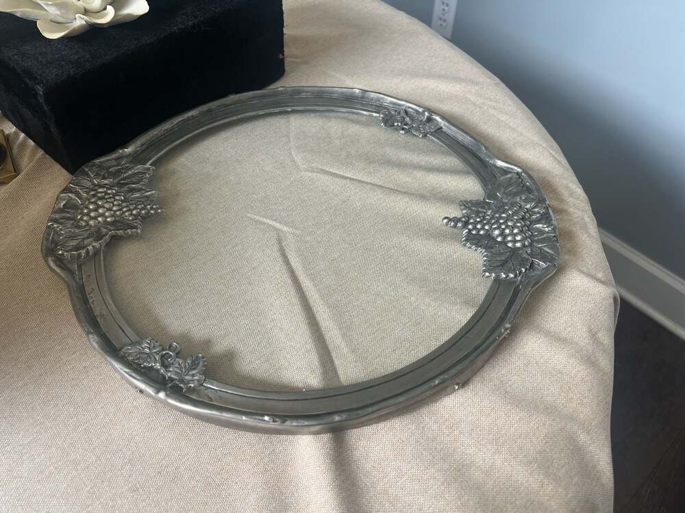 COEN KURZ HOLLAND PEWTER & GLASS EMBOSSED GRAPES ROUND VANITY /DISPLAY TRAY 14"